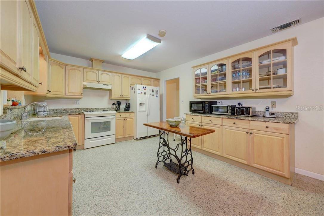 473 Lewis Boulevard SE, Saint Petersburg, FL 33705