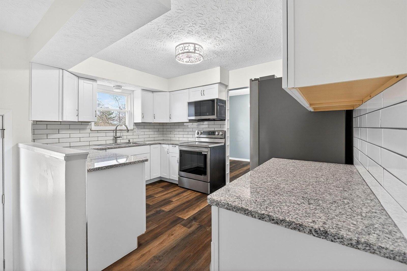 195 Parkwood Avenue, Pickerington, OH 43147