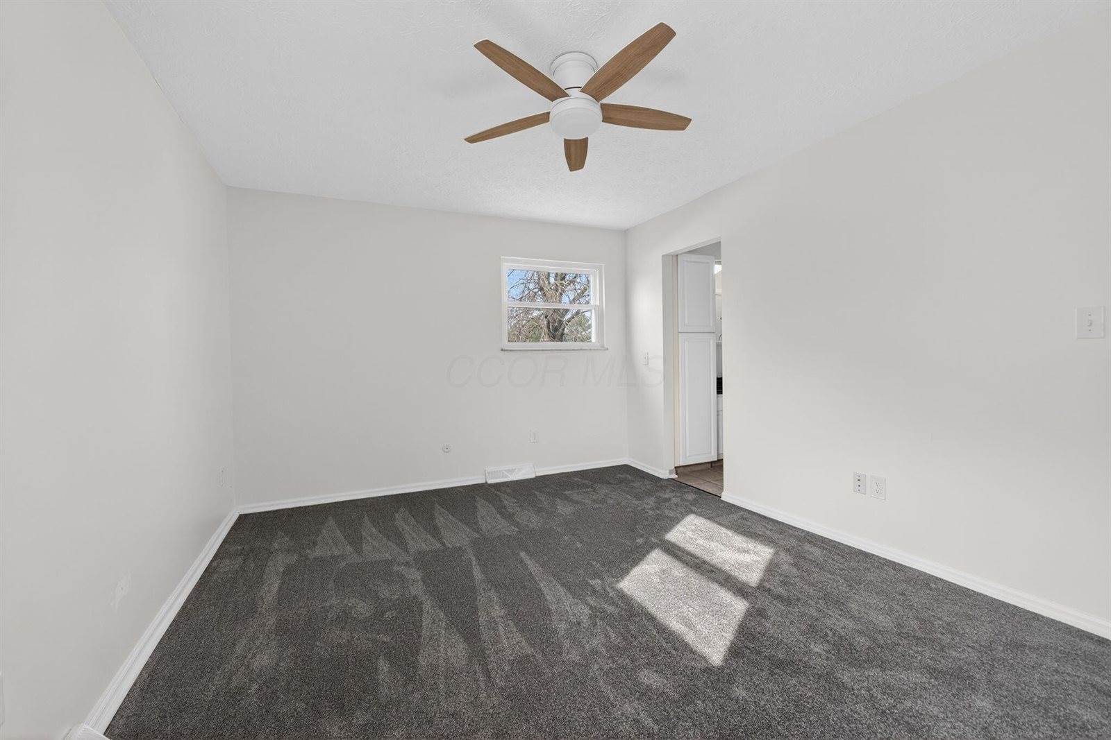 195 Parkwood Avenue, Pickerington, OH 43147