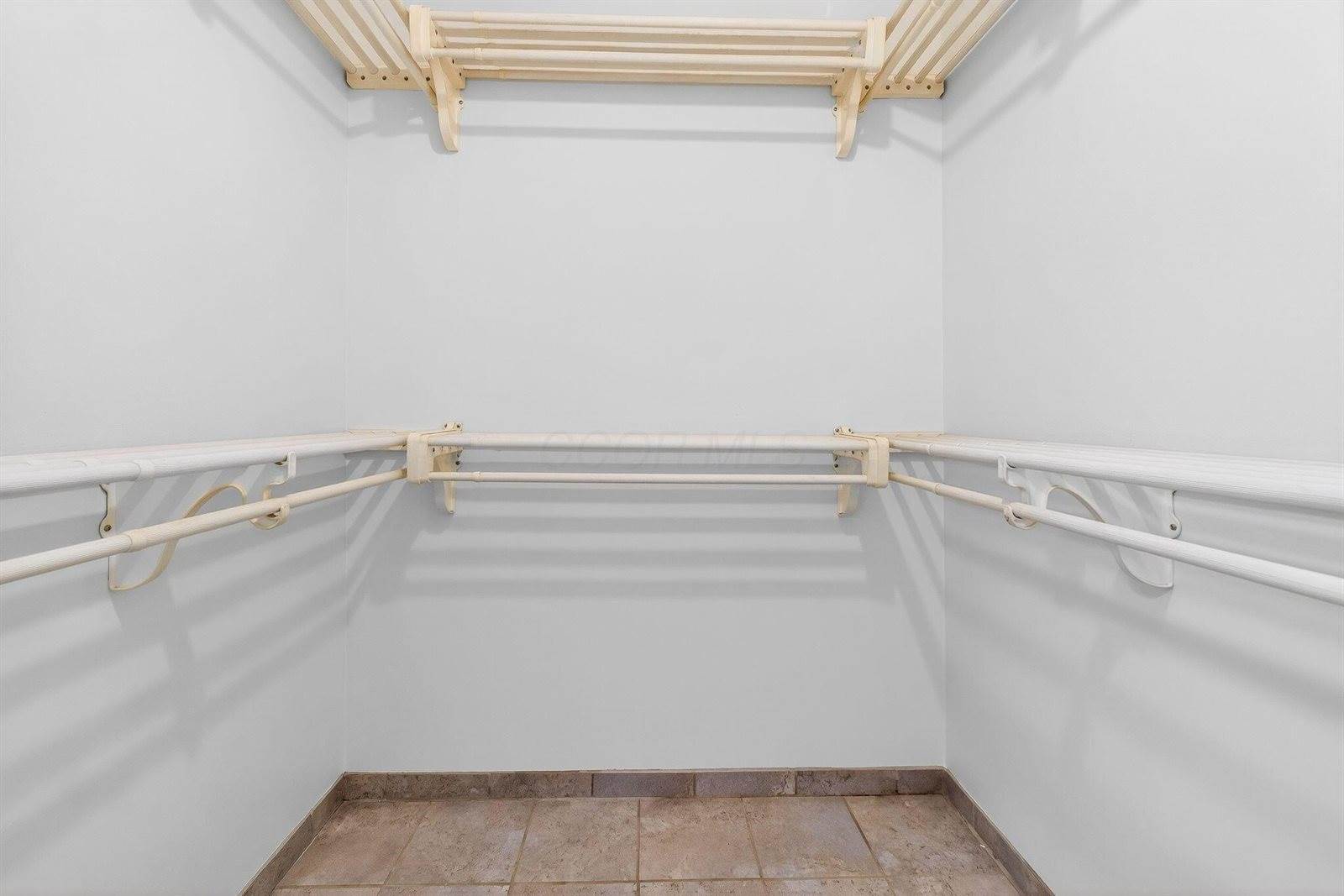 195 Parkwood Avenue, Pickerington, OH 43147