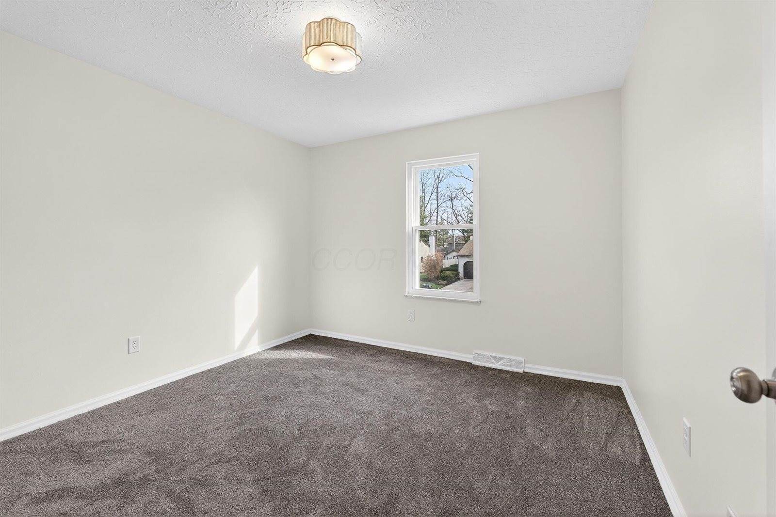 195 Parkwood Avenue, Pickerington, OH 43147