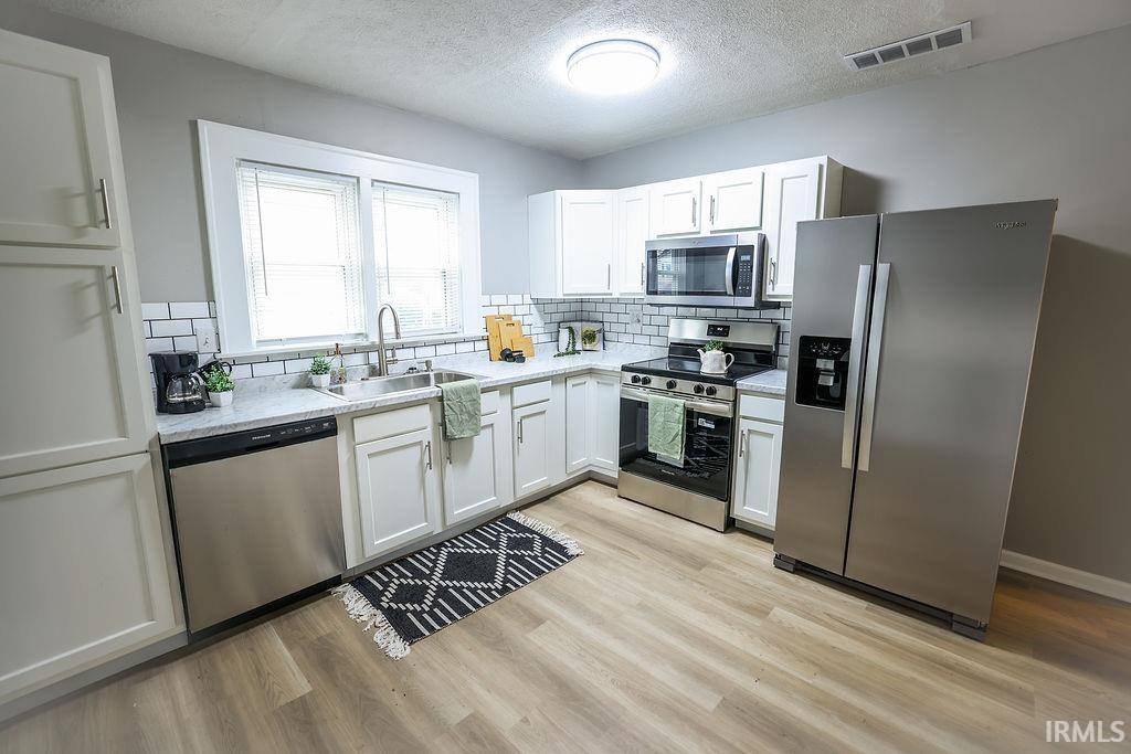 805 W Broadway Street, Alexandria, IN 46001