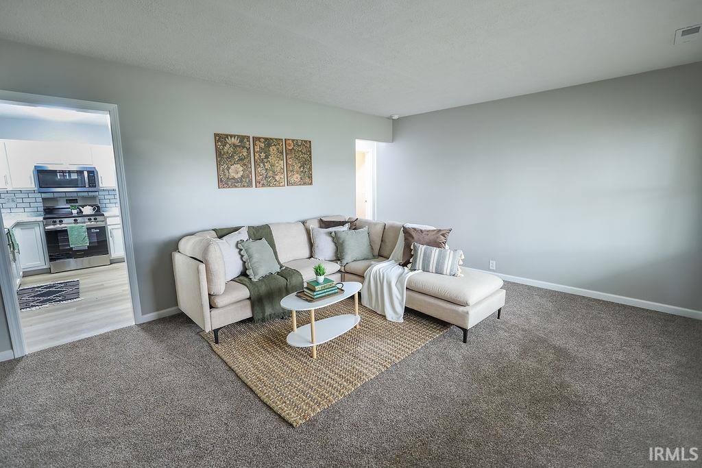805 W Broadway Street, Alexandria, IN 46001