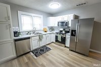 805 W Broadway Street, Alexandria, IN 46001