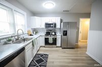 805 W Broadway Street, Alexandria, IN 46001