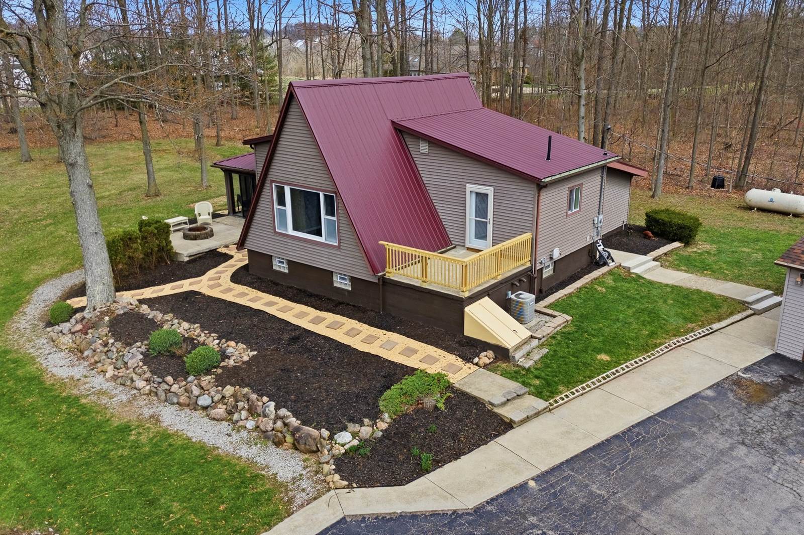 190 County Road 800, Polk, OH 44866