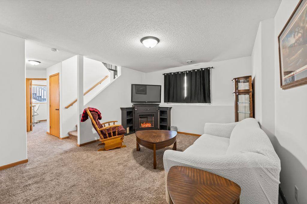 1101 39th Avenue South, Moorhead, MN 56560