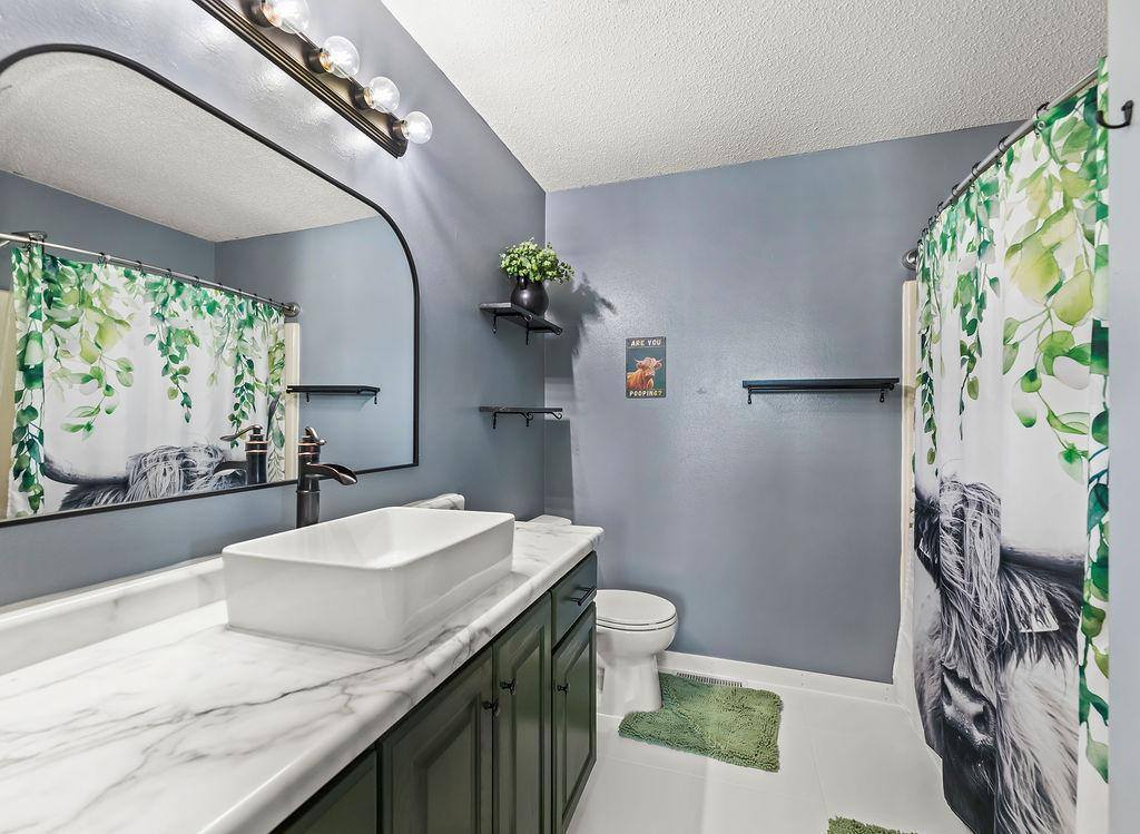 1101 39th Avenue South, Moorhead, MN 56560