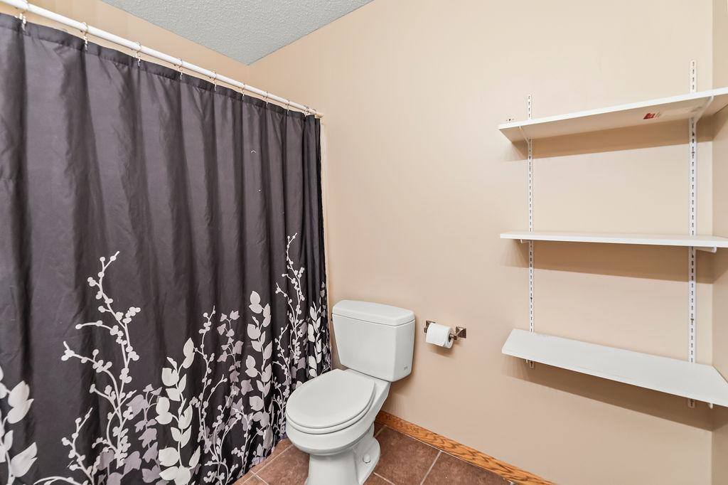 1101 39th Avenue South, Moorhead, MN 56560