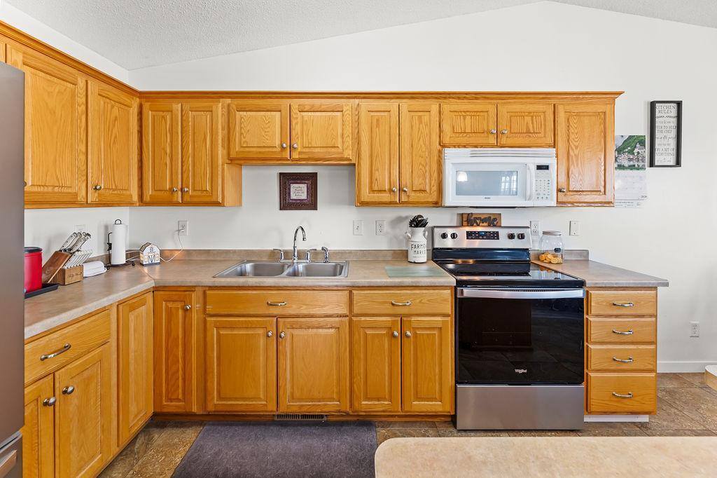 1101 39th Avenue South, Moorhead, MN 56560