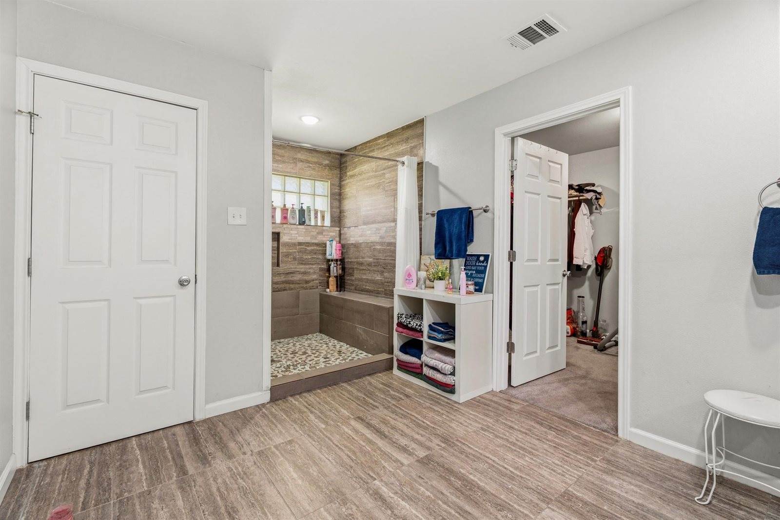 7803 Prairie Street, Hitchcock, TX 77563