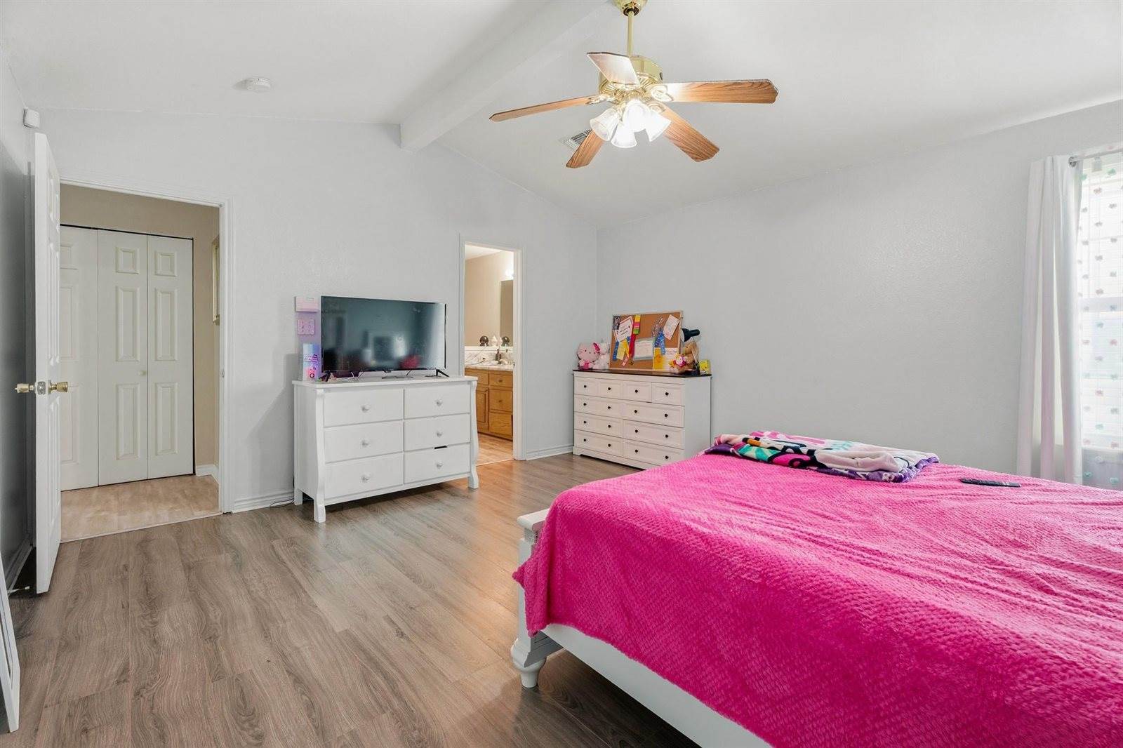 7803 Prairie Street, Hitchcock, TX 77563