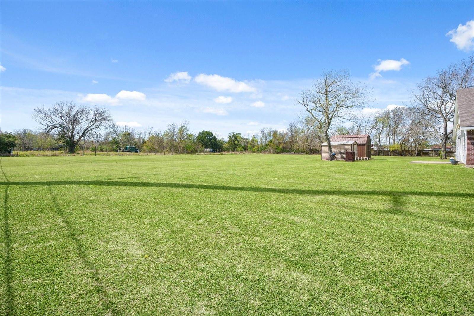 7803 Prairie Street, Hitchcock, TX 77563