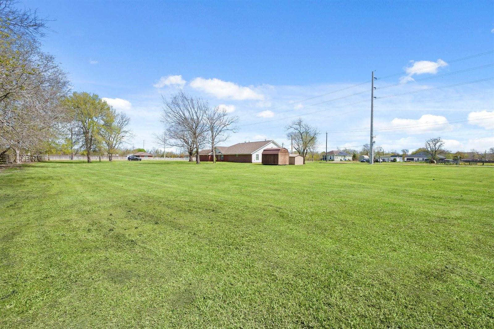7803 Prairie Street, Hitchcock, TX 77563