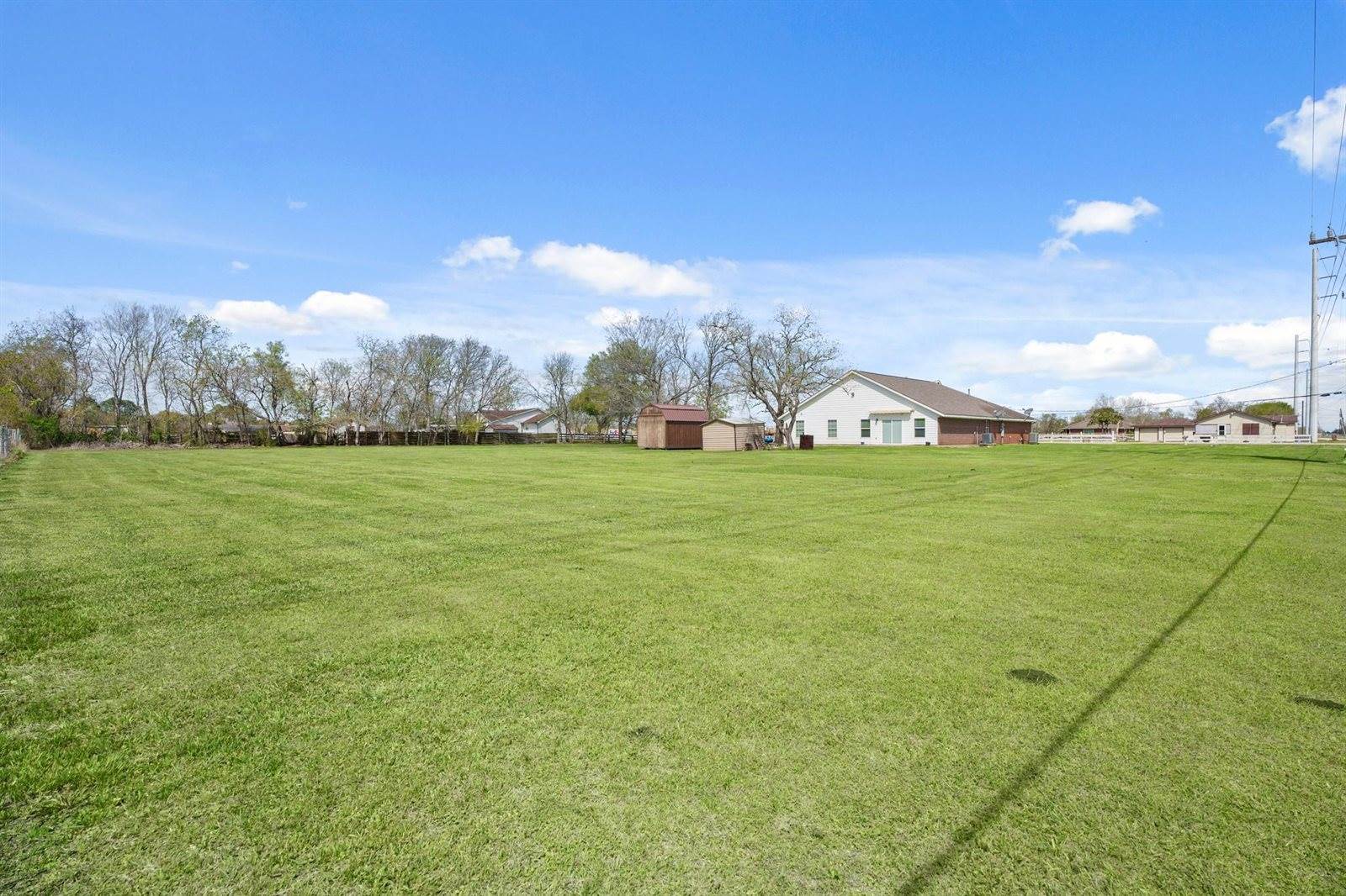 7803 Prairie Street, Hitchcock, TX 77563