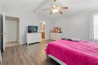 7803 Prairie Street, Hitchcock, TX 77563