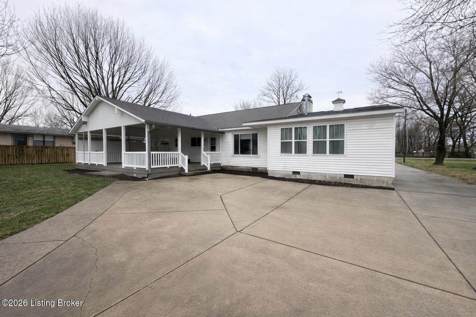 1920 Buechel Bank Rd, Louisville, KY 40218