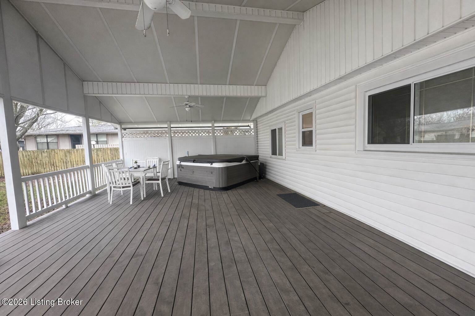 1920 Buechel Bank Rd, Louisville, KY 40218