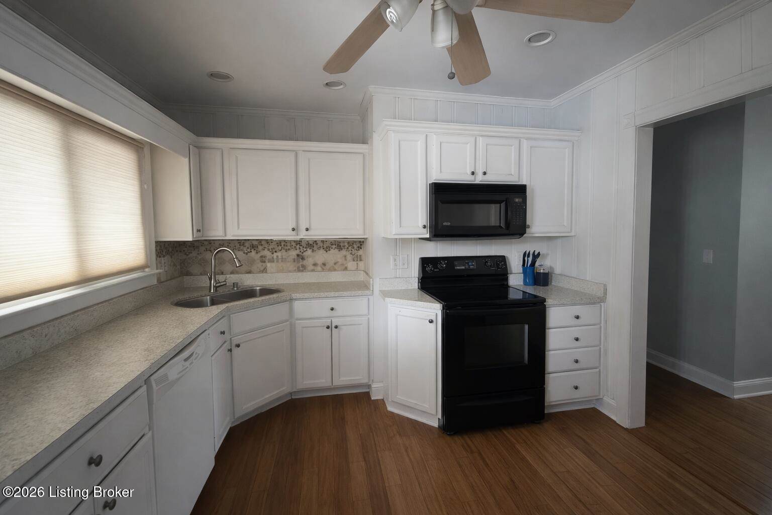 1920 Buechel Bank Rd, Louisville, KY 40218