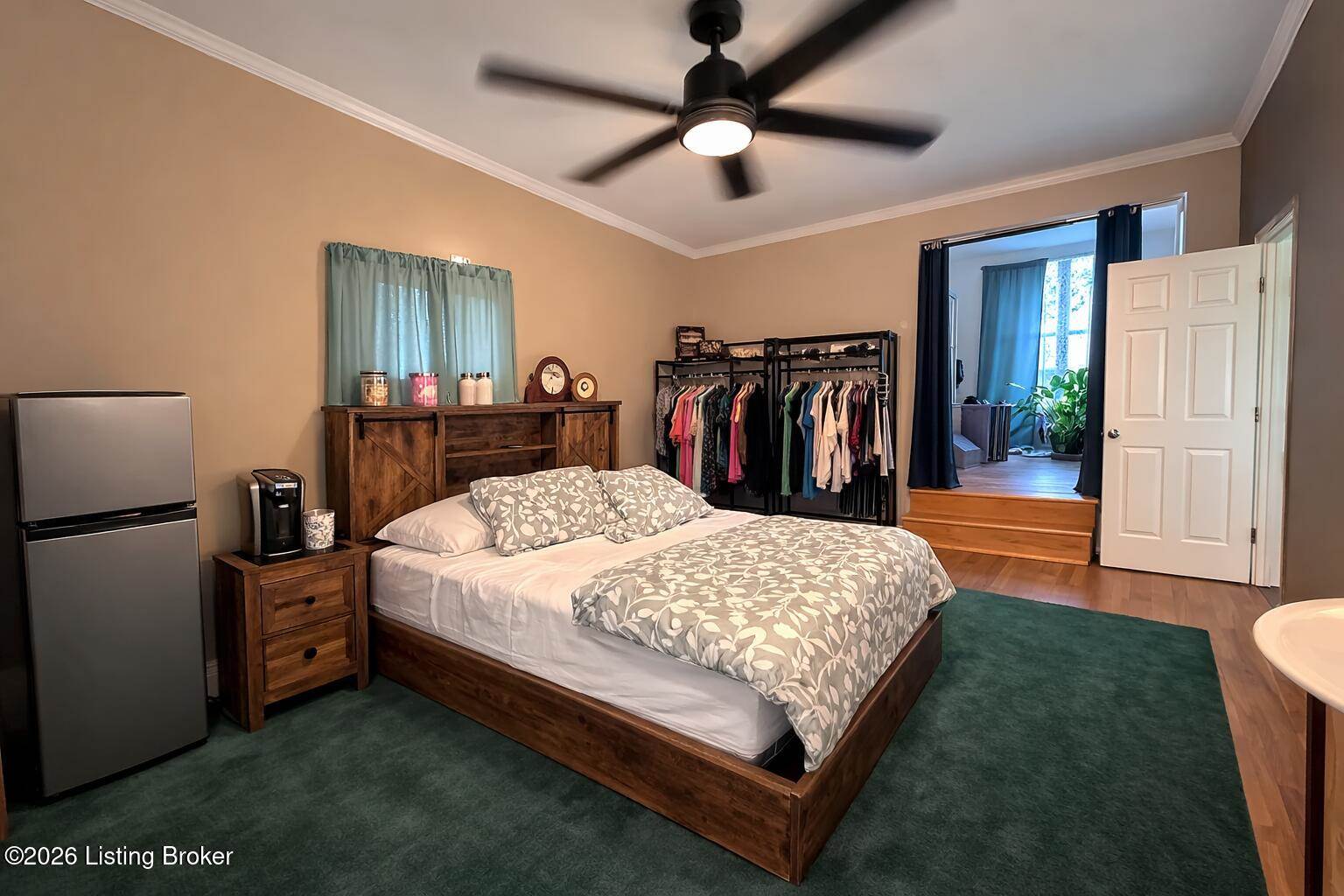 1920 Buechel Bank Rd, Louisville, KY 40218