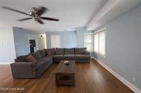 1920 Buechel Bank Rd, Louisville, KY 40218