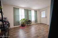 1920 Buechel Bank Rd, Louisville, KY 40218