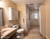 1920 Buechel Bank Rd, Louisville, KY 40218