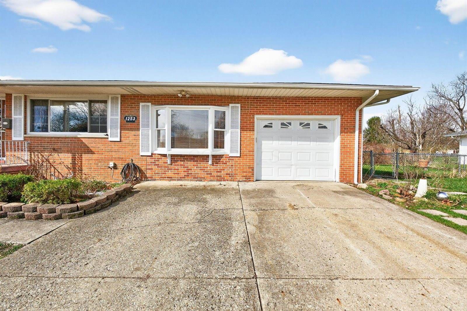 1253 Dutton Place, Columbus, OH 43227