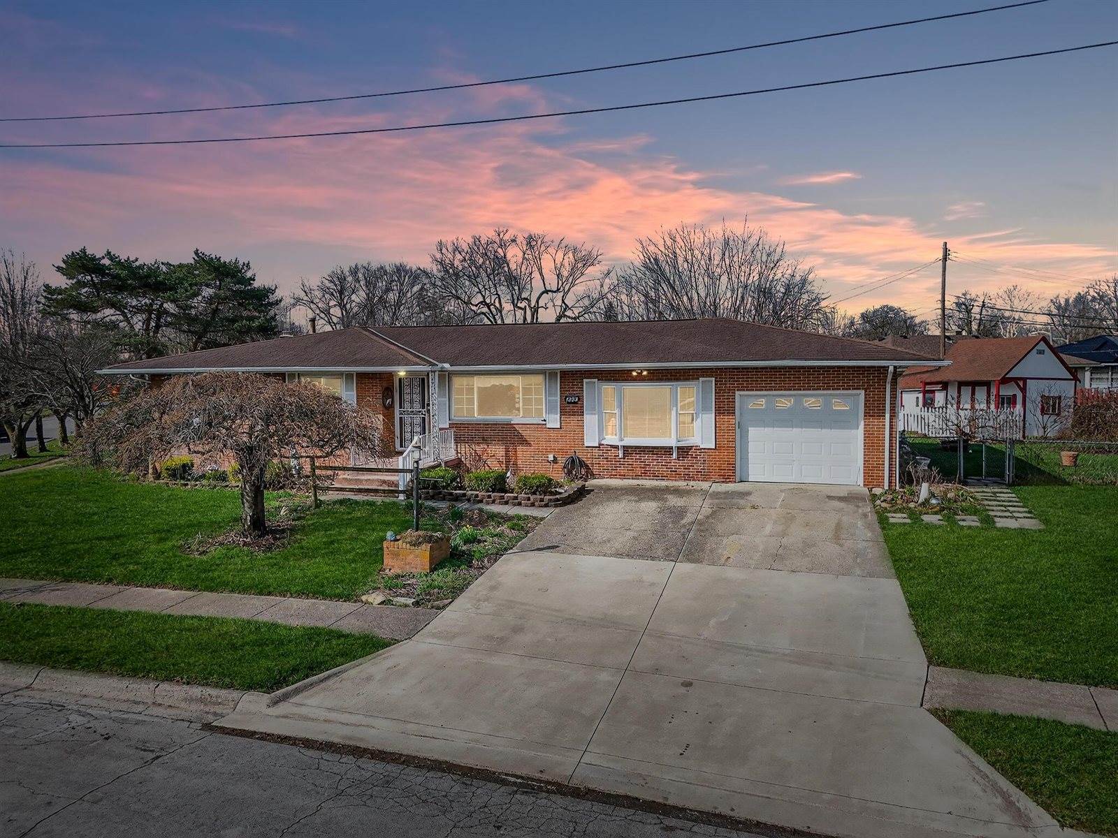 1253 Dutton Place, Columbus, OH 43227