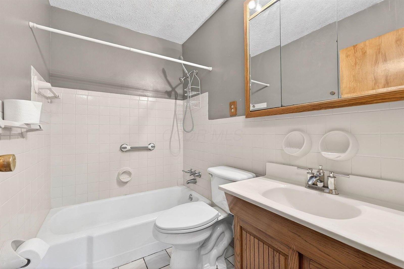 1253 Dutton Place, Columbus, OH 43227