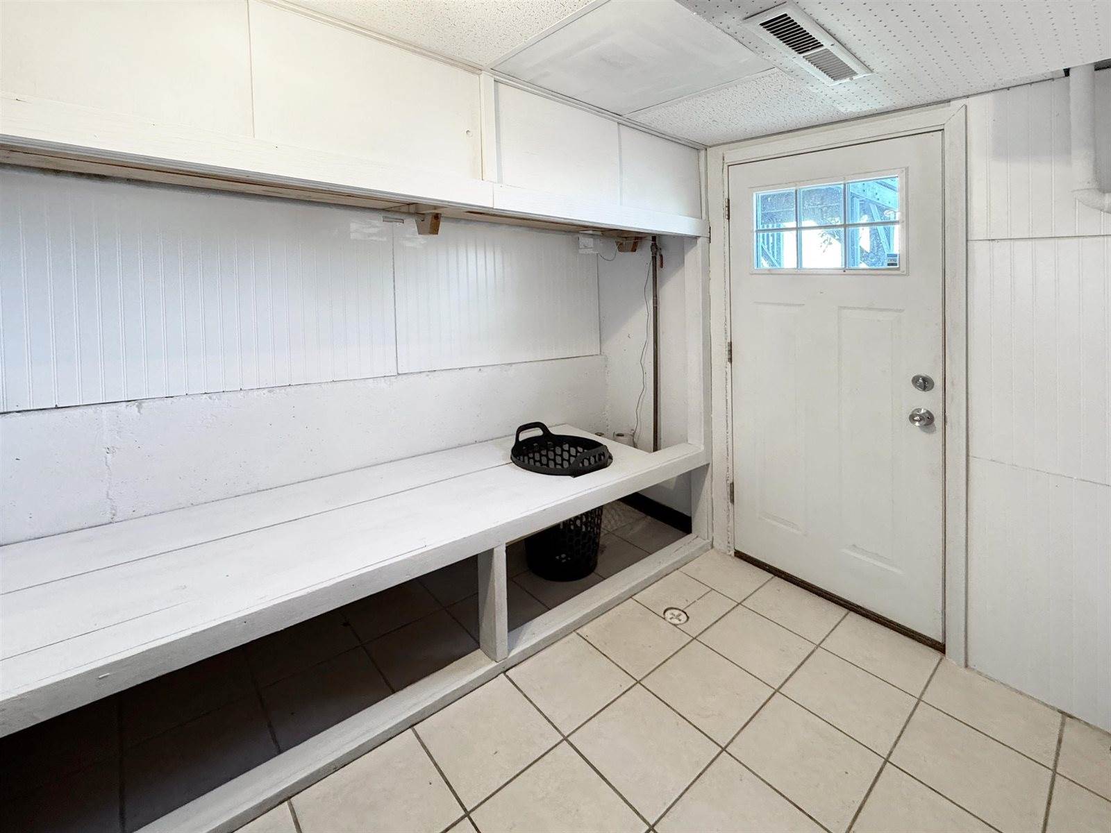 1205 4th St NE, Minot, ND 58703