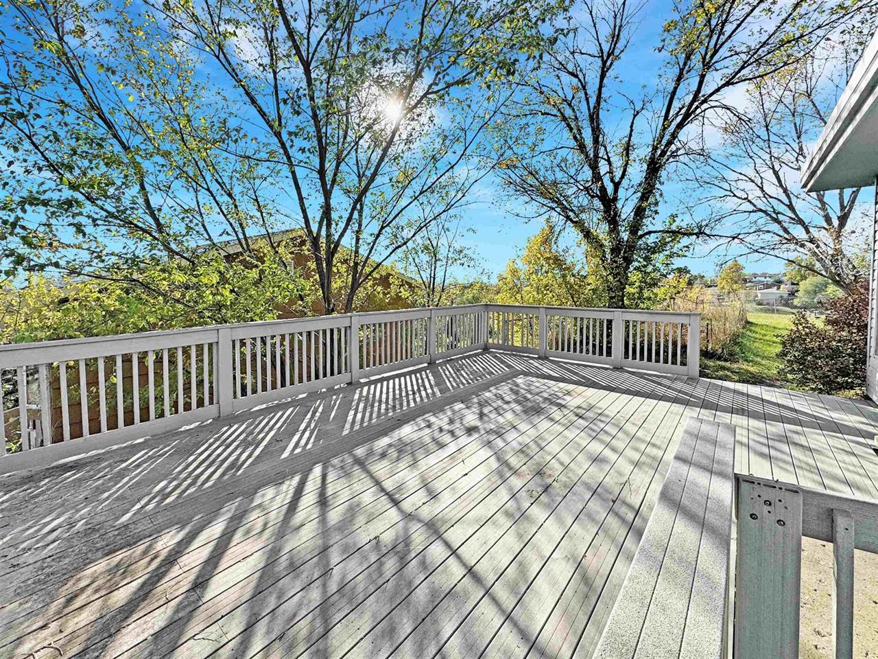 1205 4th St NE, Minot, ND 58703