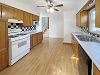 1205 4th St NE, Minot, ND 58703