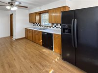 1205 4th St NE, Minot, ND 58703