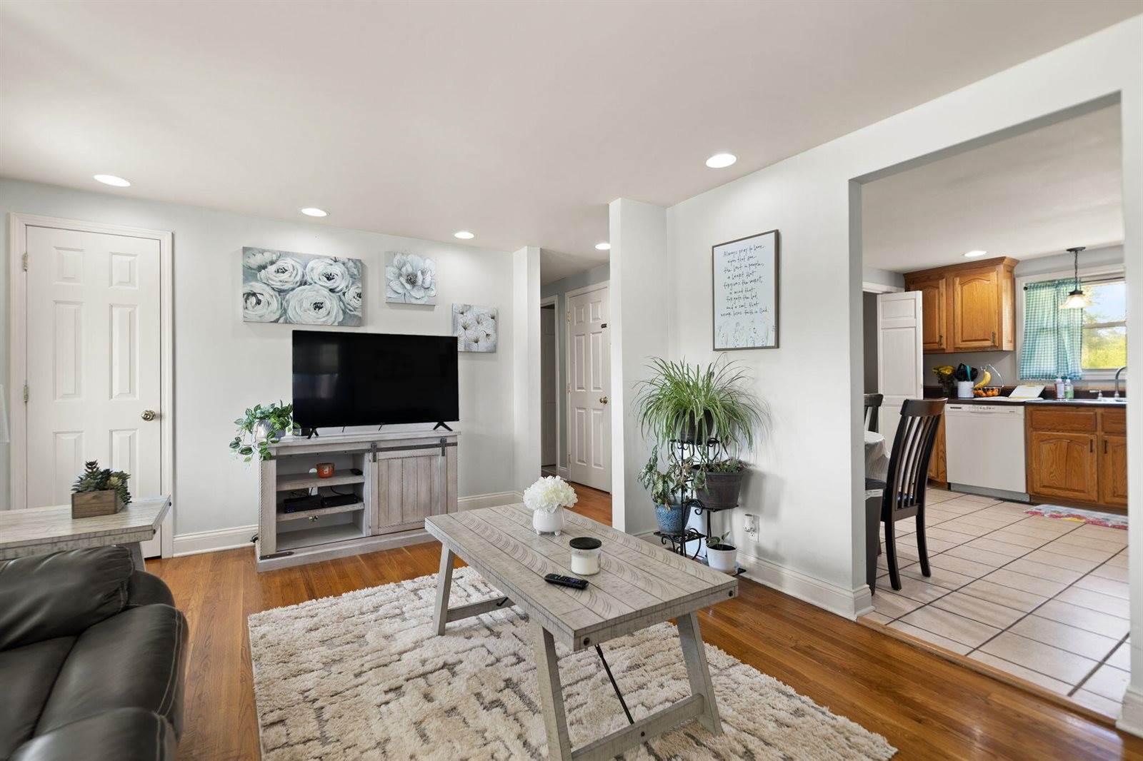 386 b Boggs Road, London, KY 40744