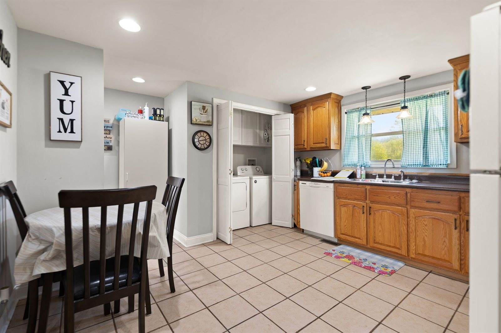 386 b Boggs Road, London, KY 40744