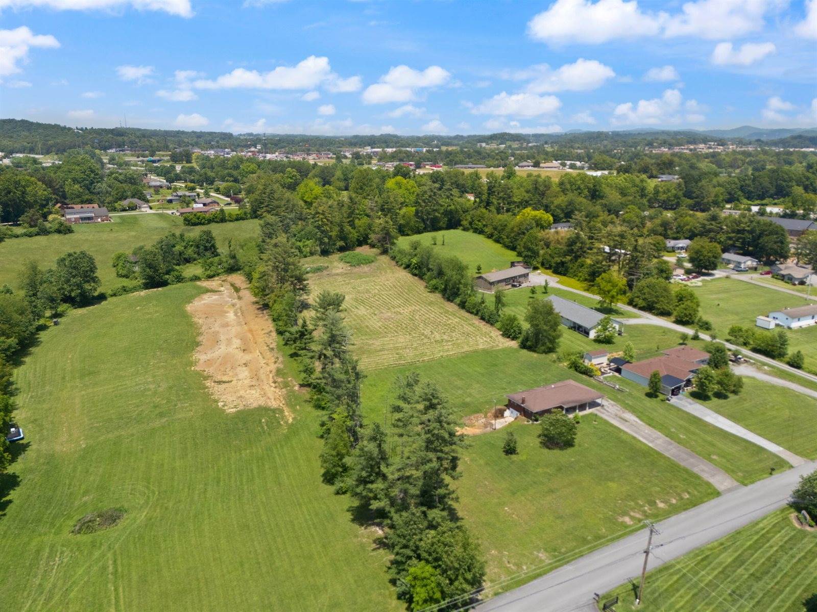 386 b Boggs Road, London, KY 40744