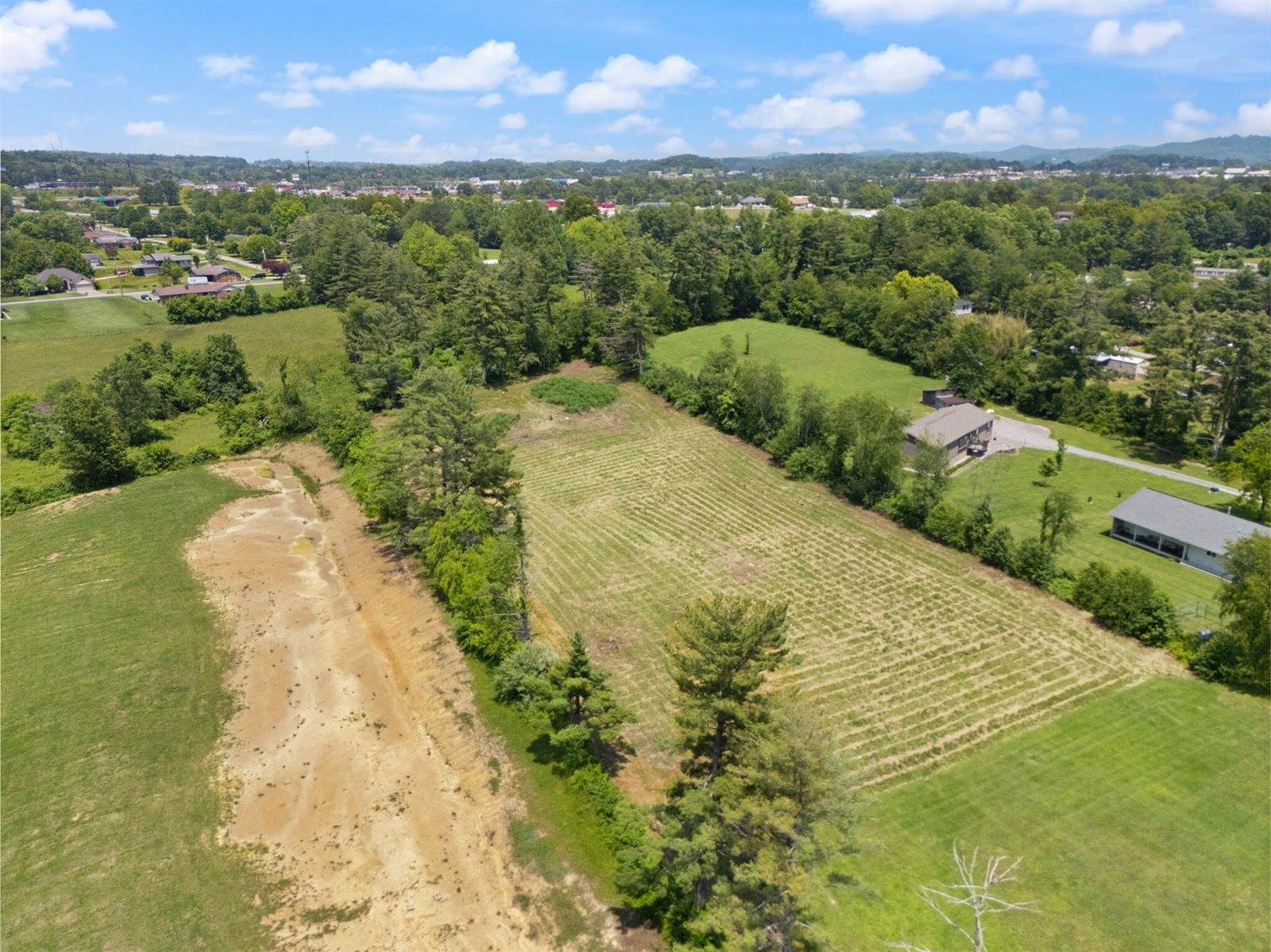 386 b Boggs Road, London, KY 40744