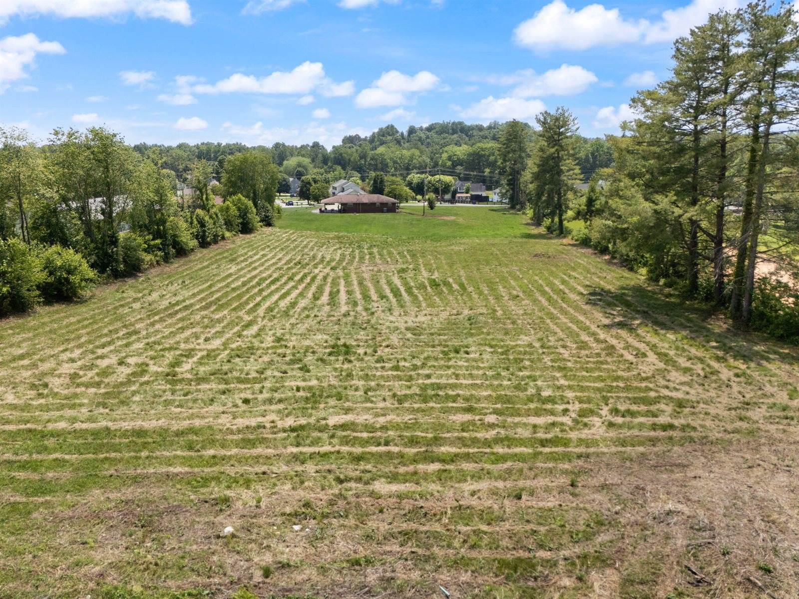 386 b Boggs Road, London, KY 40744