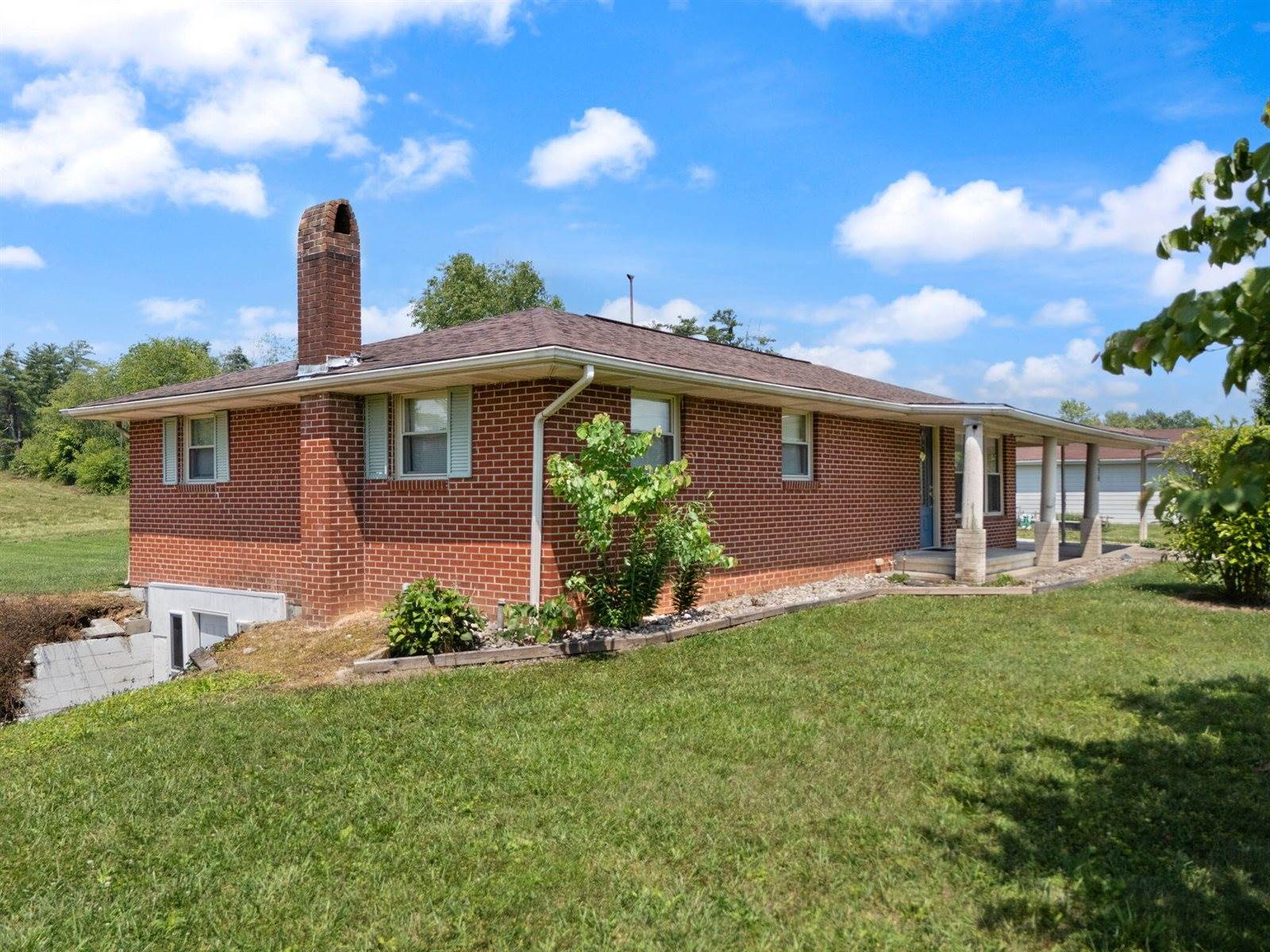 386 b Boggs Road, London, KY 40744