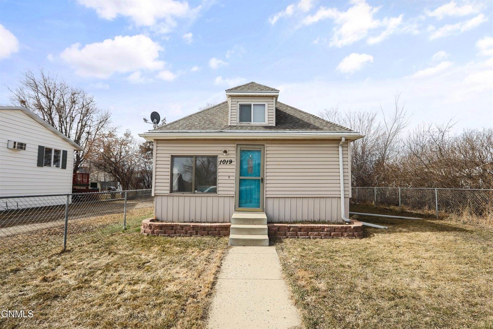 1019 7th Avenue West, Williston, ND 58801