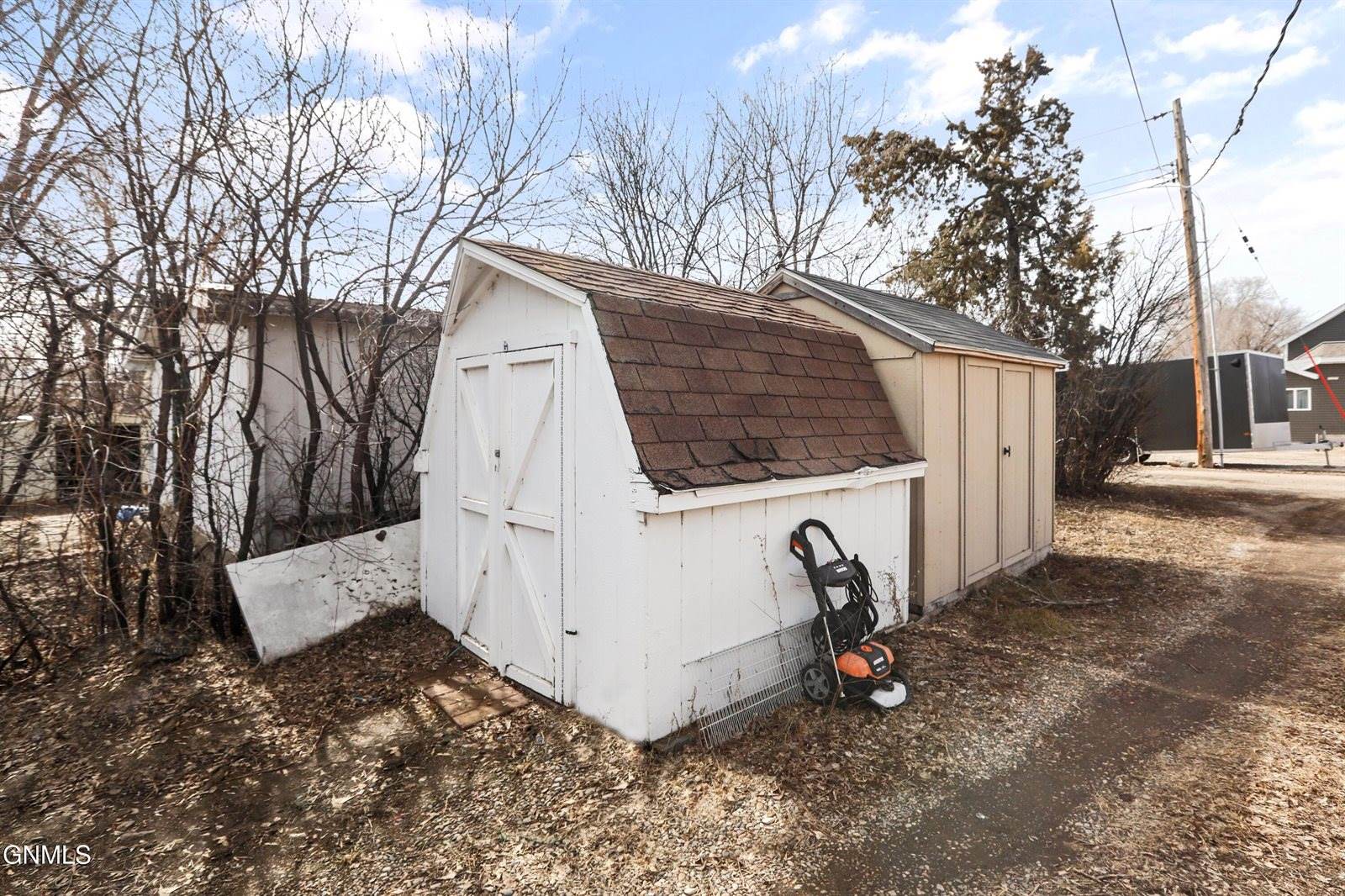 1019 7th Avenue West, Williston, ND 58801