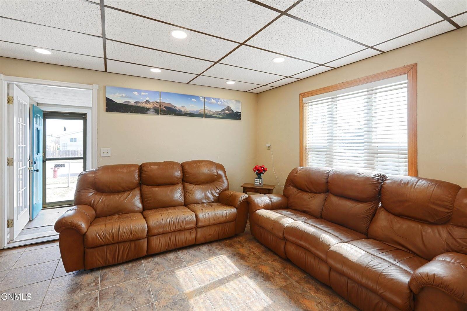 1019 7th Avenue West, Williston, ND 58801