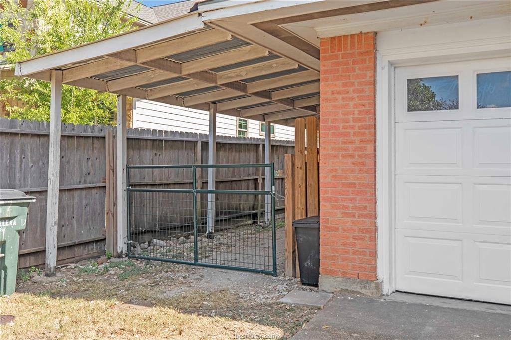 209 Helena Street, Bryan, TX 77801