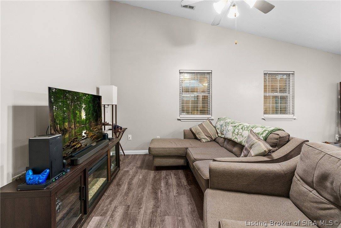 2212 Honeysuckle Way, Sellersburg, IN 47172