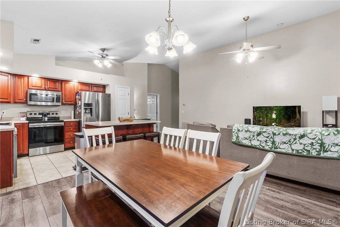2212 Honeysuckle Way, Sellersburg, IN 47172