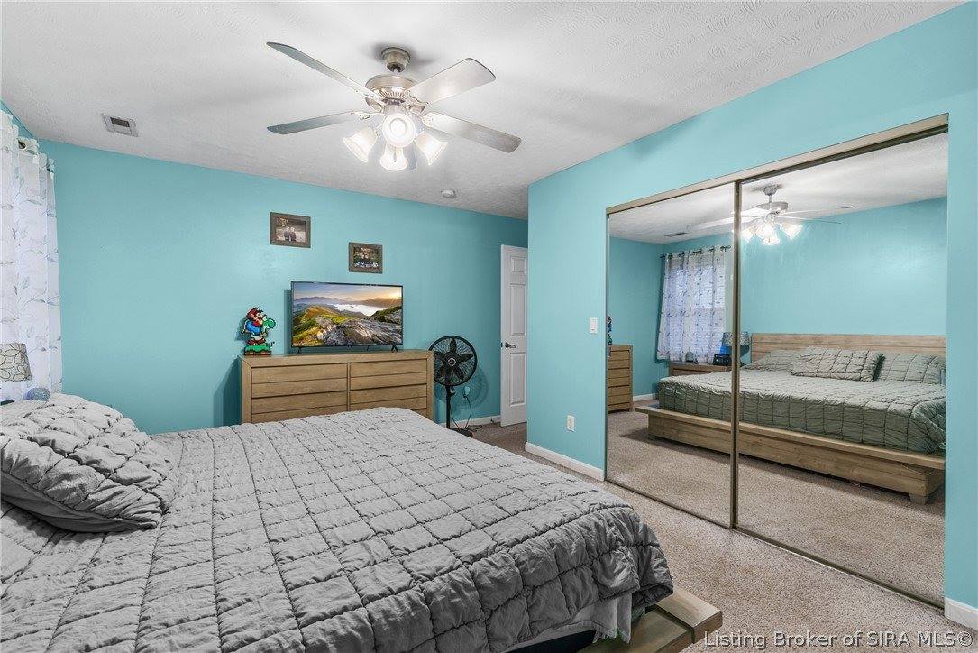 2212 Honeysuckle Way, Sellersburg, IN 47172
