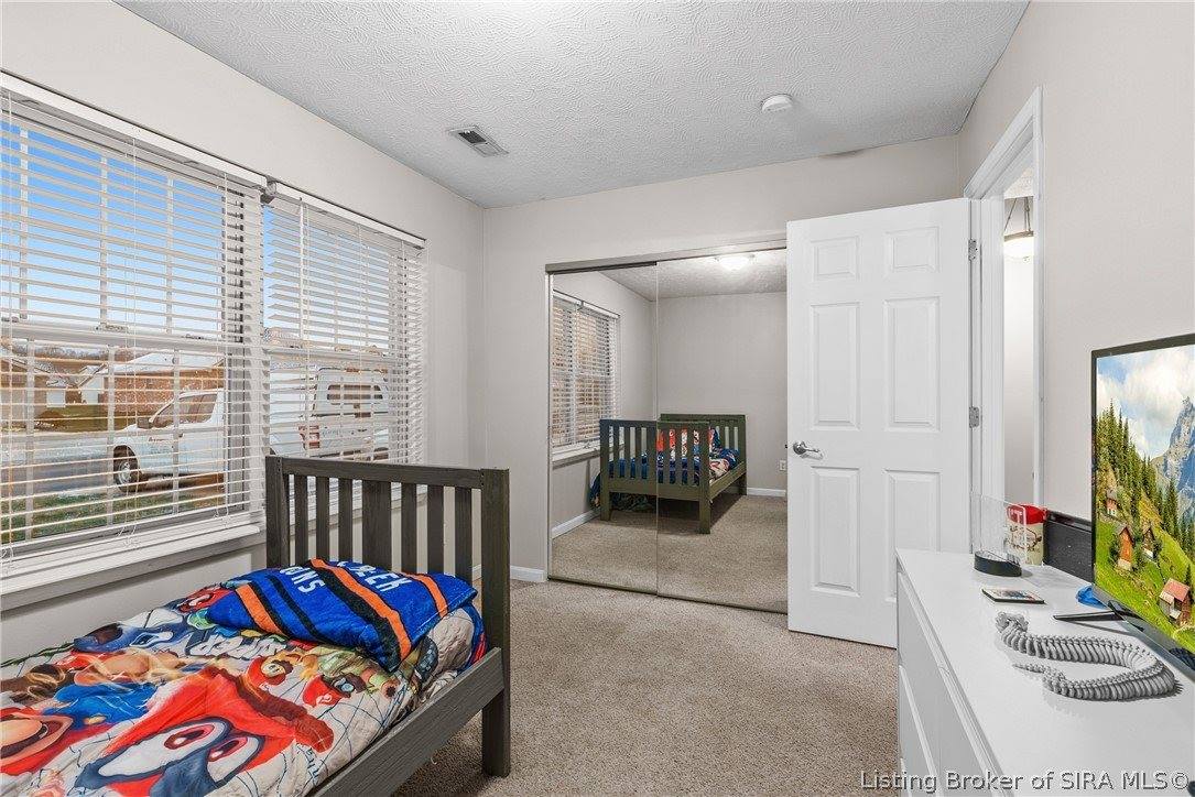 2212 Honeysuckle Way, Sellersburg, IN 47172