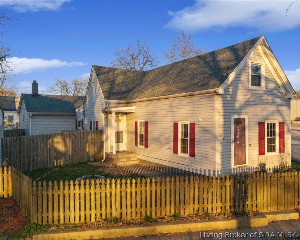 826 East 8th Street, New Albany, IN 47150