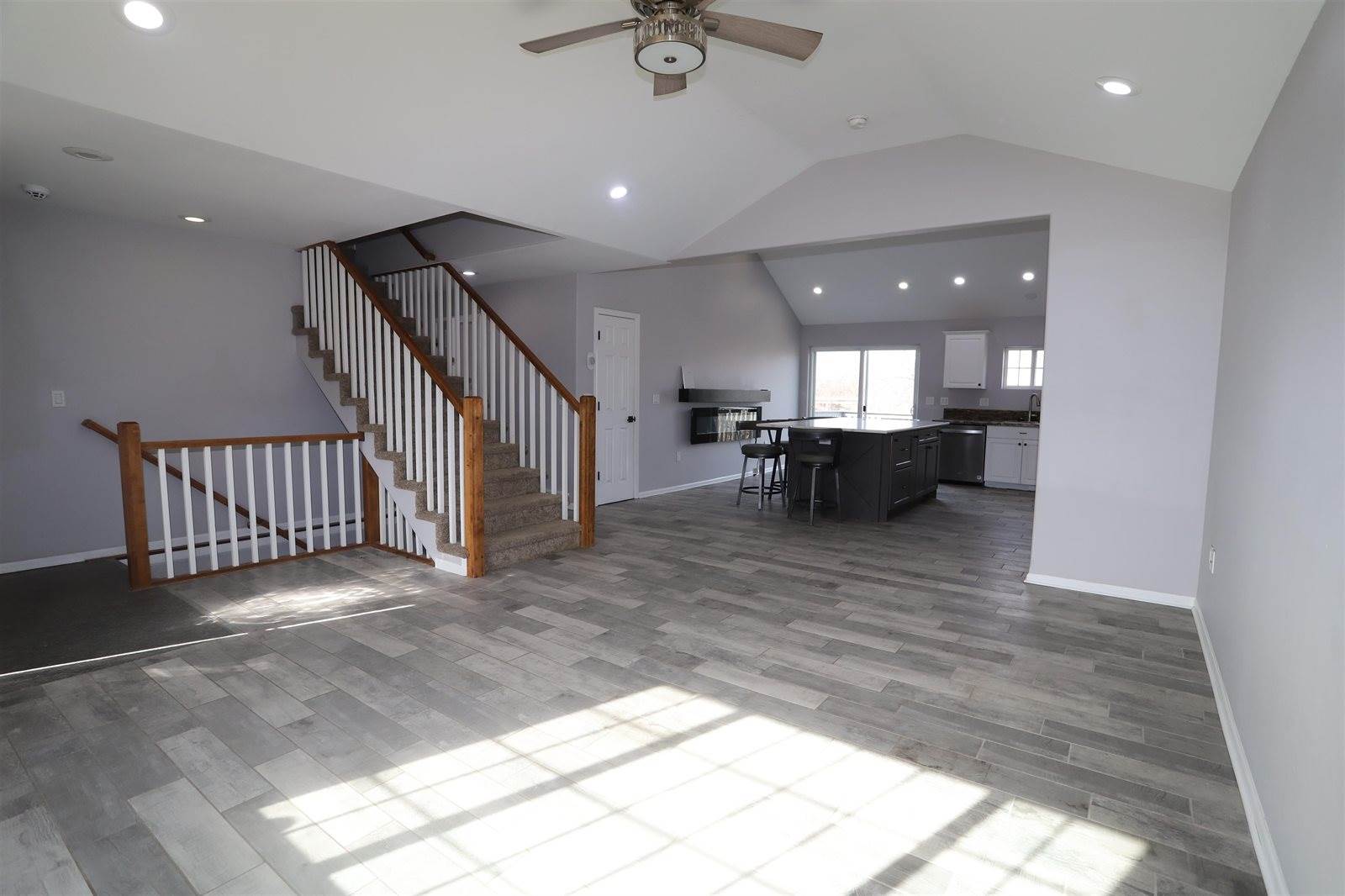 1700 Rivers Edge Drive SE, Minot, ND 58701